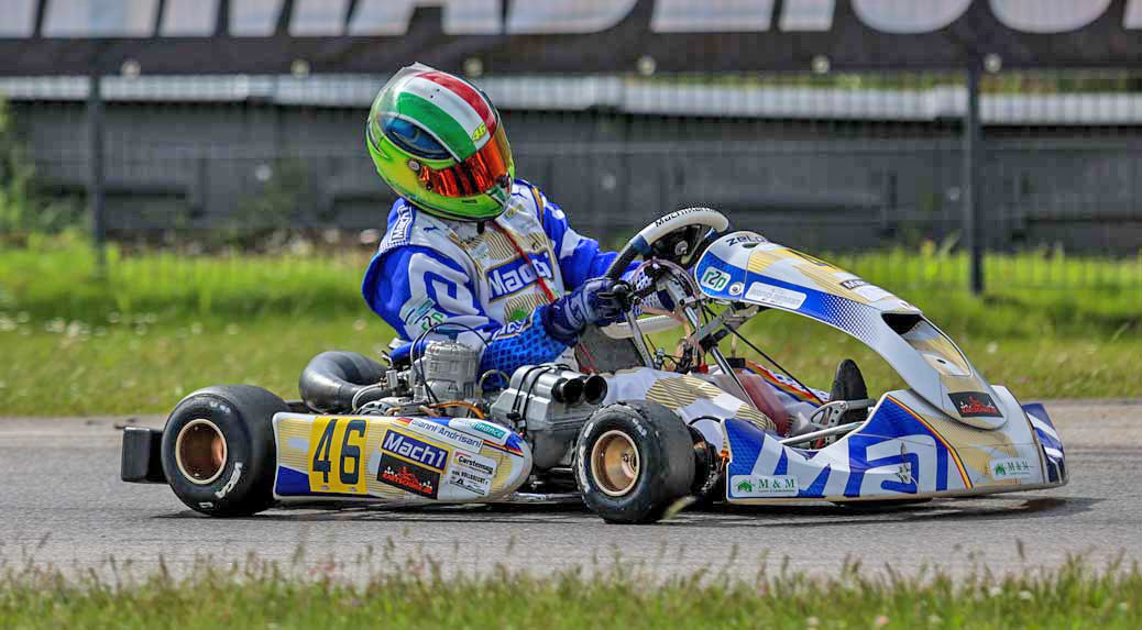 Mach1 Motorsport – Kartschmie.de in Wackersdorf auf Spitzenkurs