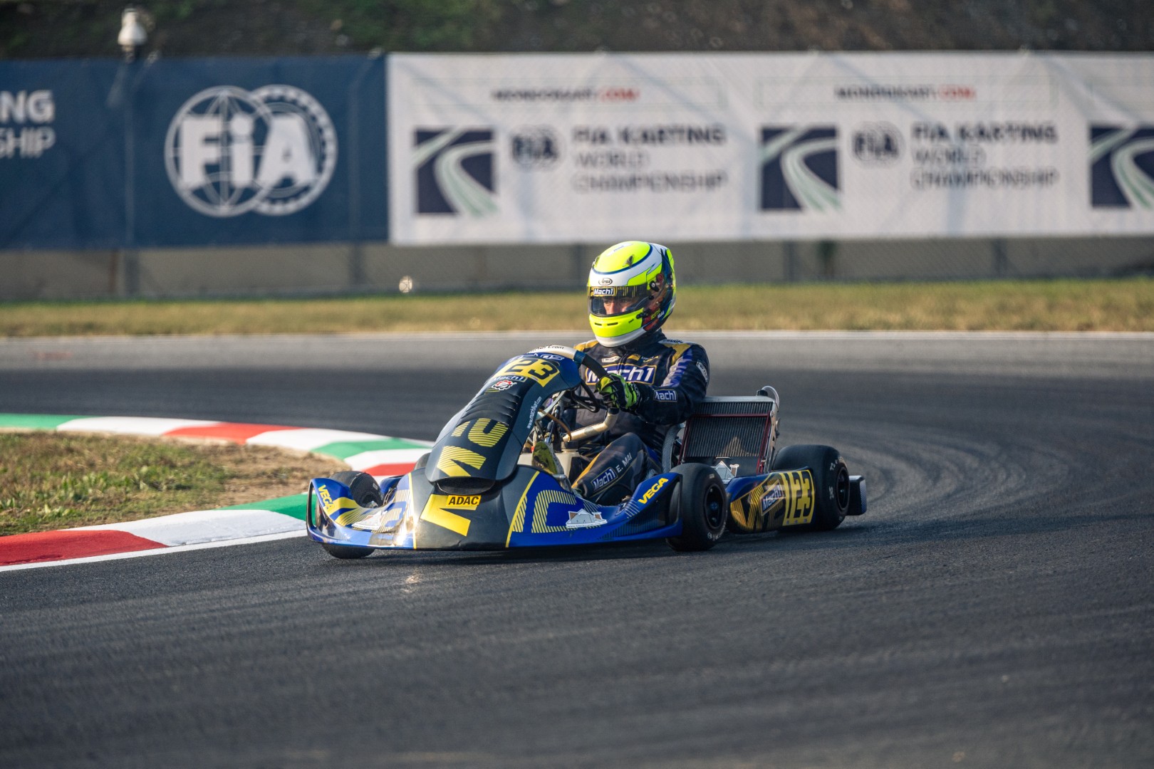 HÖCHSTGESCHWINDIGKEIT UND HARTE ZWEIKÄMPFE: Mach1 Motorsport trotzt den Herausforderungen der KZ2 Weltmeisterschaft